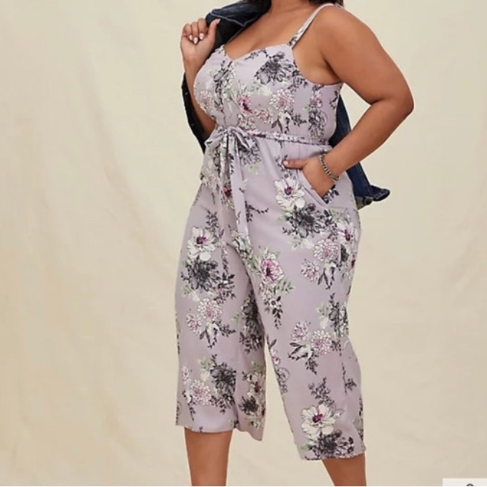 Lilac Purple Flower Romper. Torrid. 2XL.